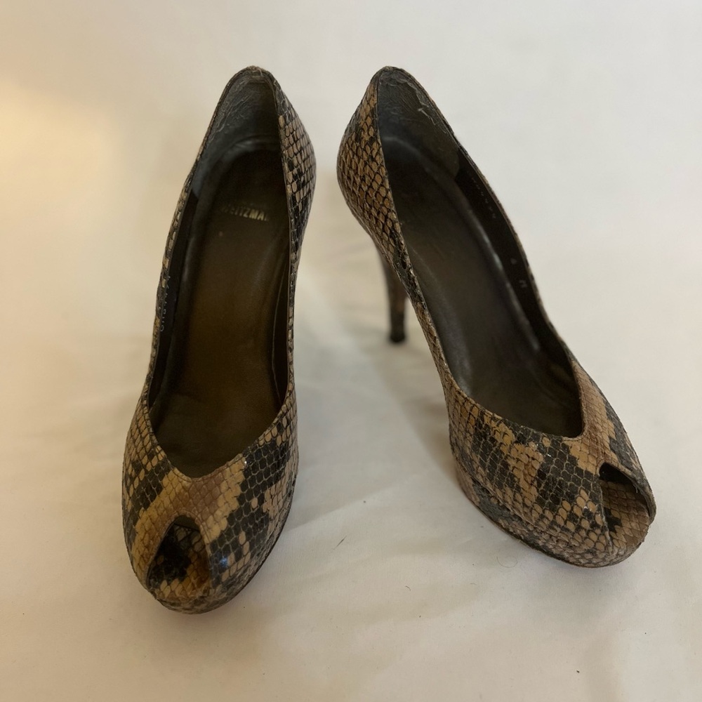 Stuart Weitzman Snakeskin Peep-Toe Heels Sz 6M